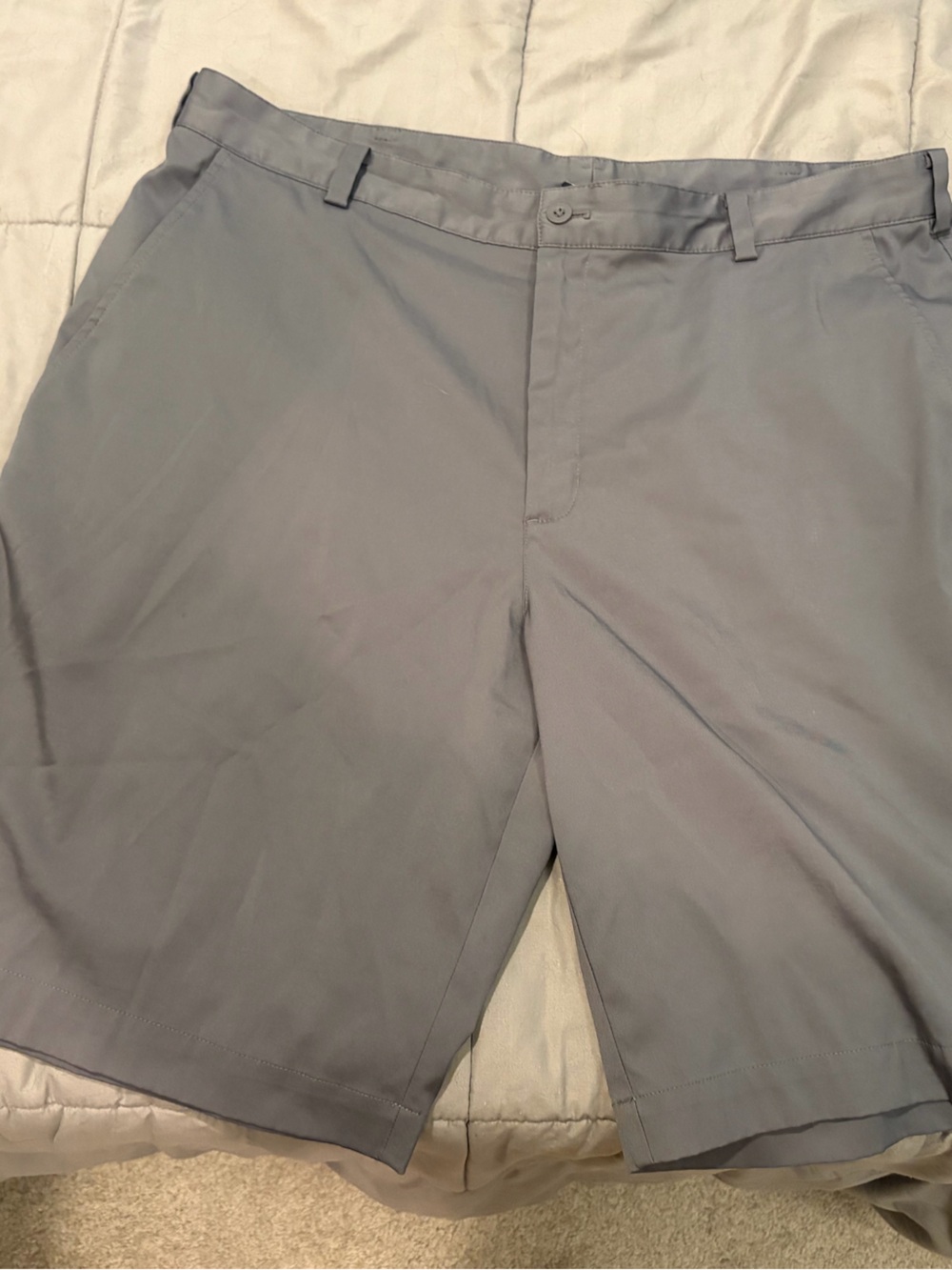 Nike Men's Flat-Front Golf Shorts — Light Gray